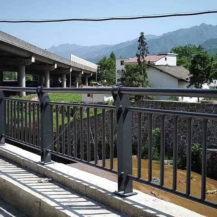 护栏